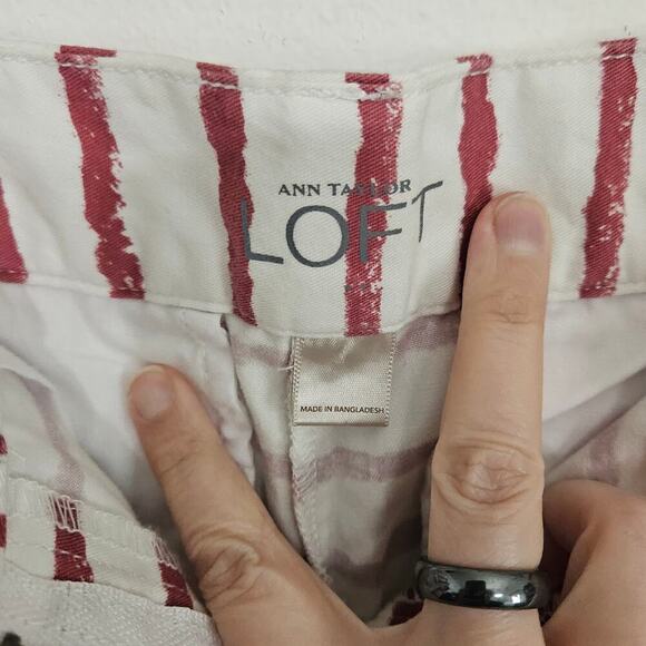 Ann Taylor LOFT Womens Cotton White Red Striped Chino Shorts Size 2 100% Cotton - Picture 4 of 6
